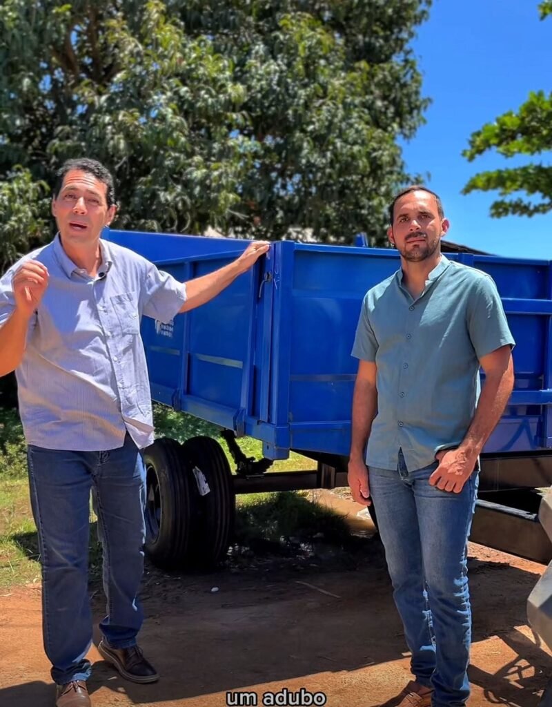 Prefeito Léo Bandeira Consegue “carroção” Para Atender A Zona Rural De Lucena